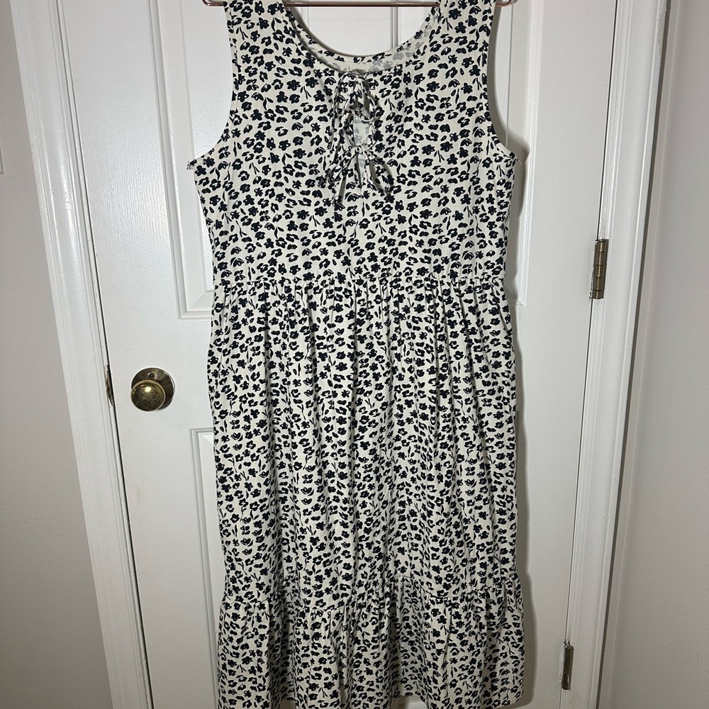 Tradlands Birdie Dress in Black and White Petite Fleurs